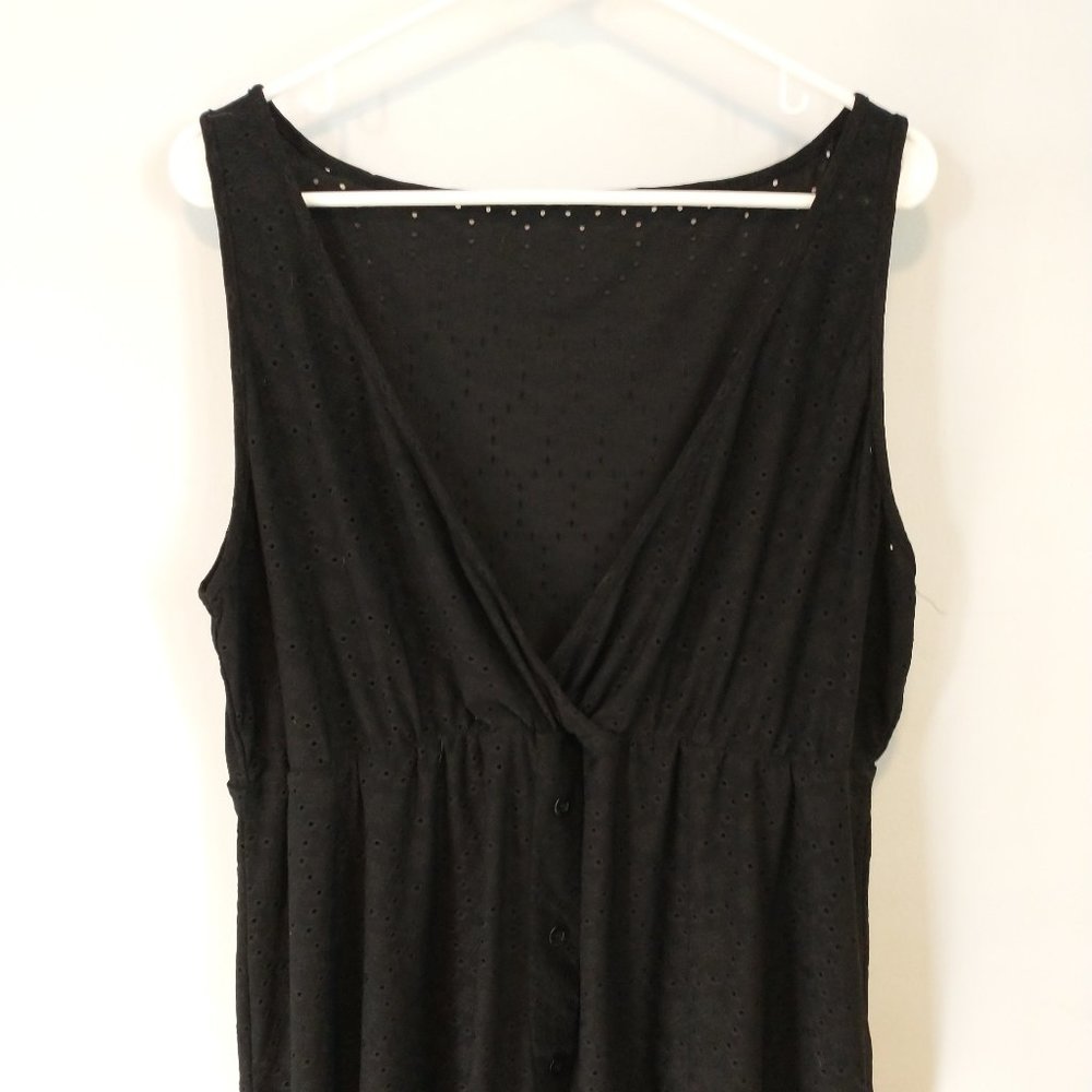 SHEIN Curve 4X Black Eyelit Top